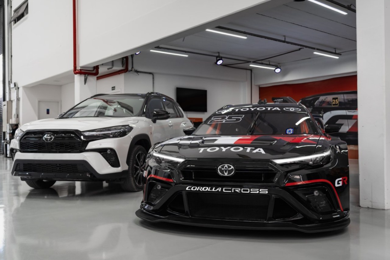 トヨタ、2025年の新生SUVストックカーに向け新型『カローラクロス』をブラジルで初披露/SCB