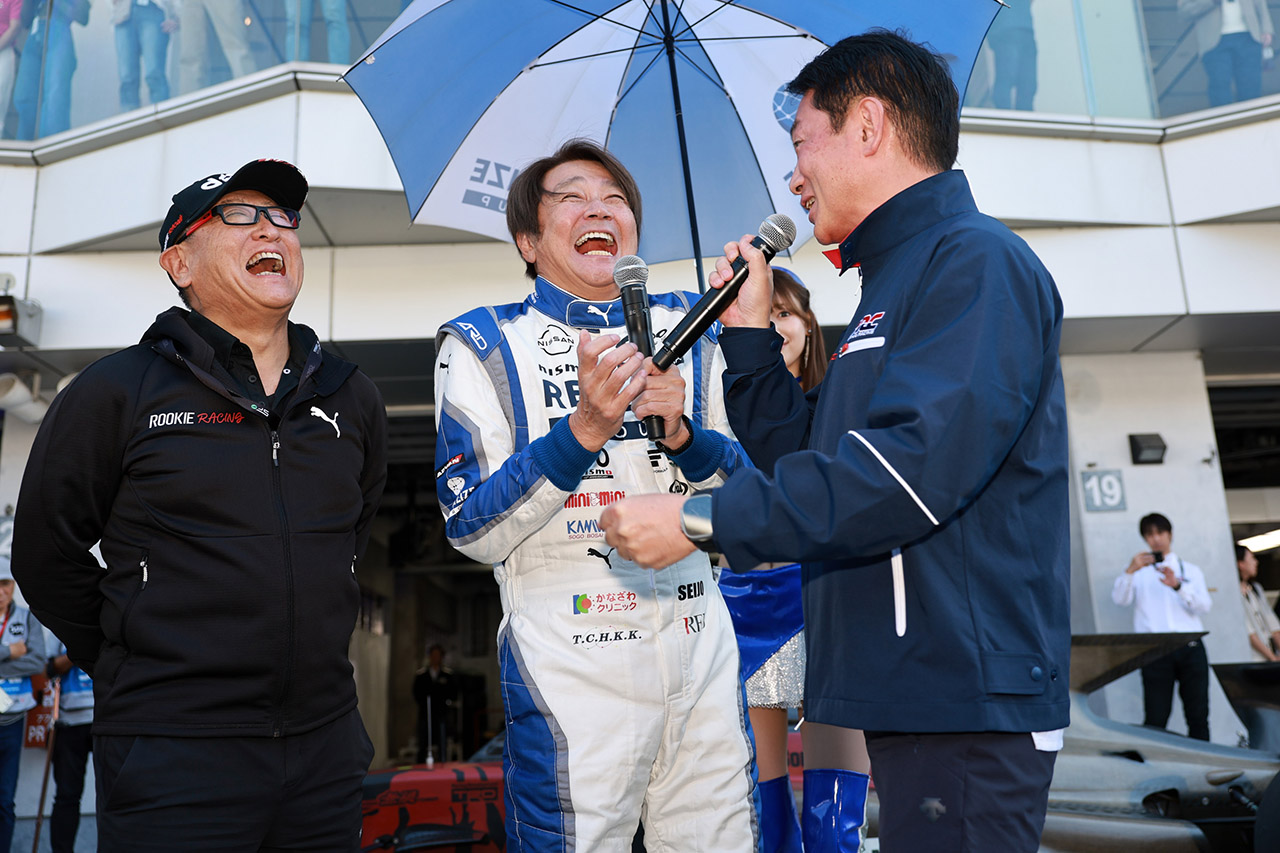 近藤真彦JRP会長がスーパーフォーミュラ全開デモラン！ 還暦祝う『60』番で駆け抜ける「本来の楽しさはここだ」