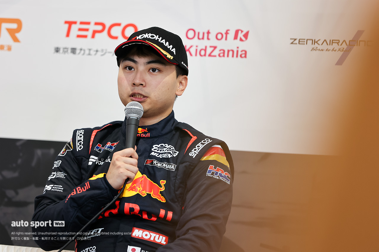 優勝引き寄せた好スタートを自賛「今日の僕のすべて」と坪井翔。表彰台獲得の小林可夢偉は「まずは本当に感謝」【第6戦決勝会見】