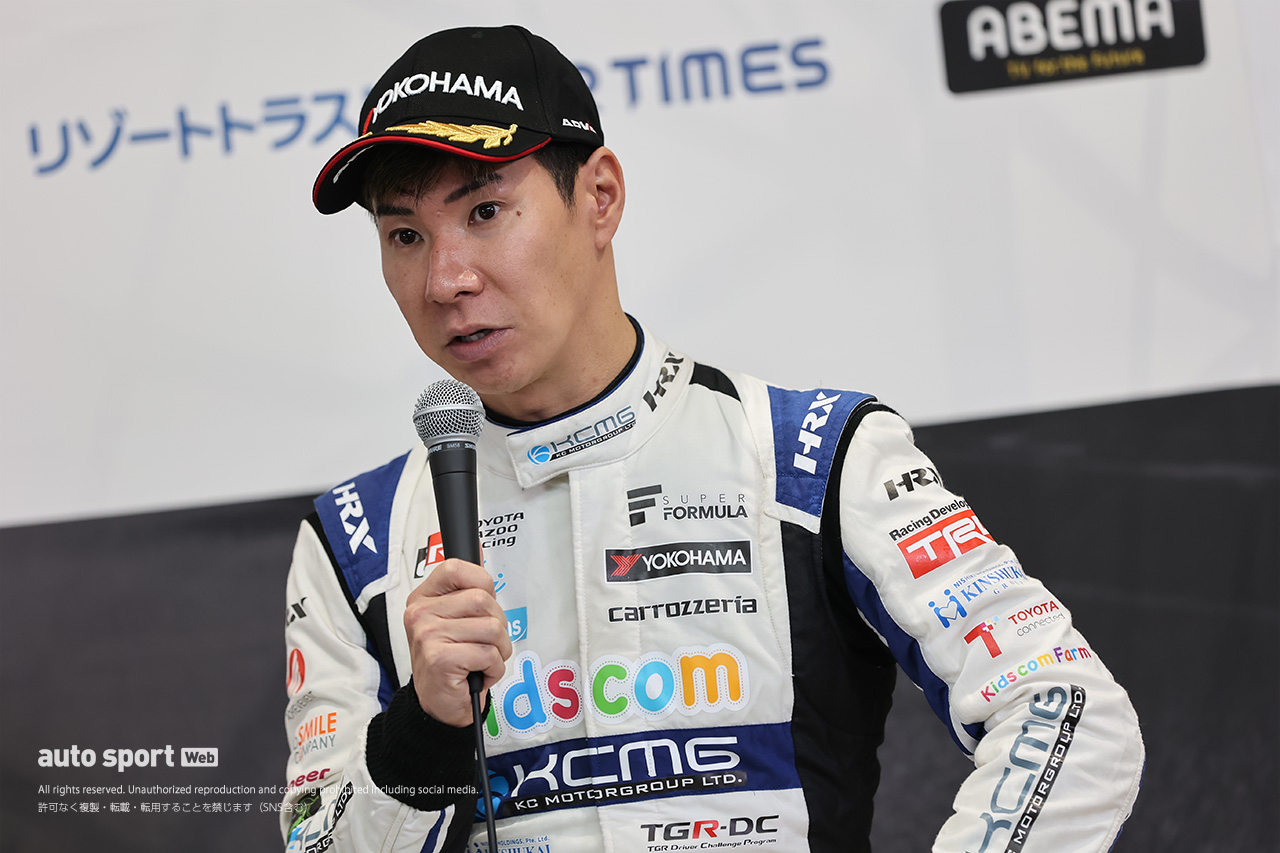 優勝引き寄せた好スタートを自賛「今日の僕のすべて」と坪井翔。表彰台獲得の小林可夢偉は「まずは本当に感謝」【第6戦決勝会見】