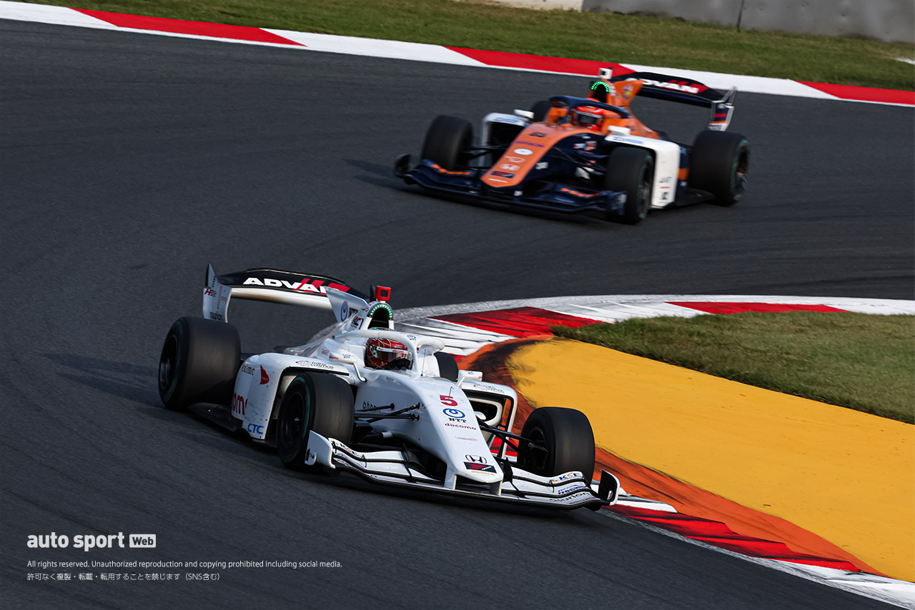 3度のSCも追い風に。新“富士マイスター”坪井がポール・トゥ・ウインで完勝【第7戦決勝】