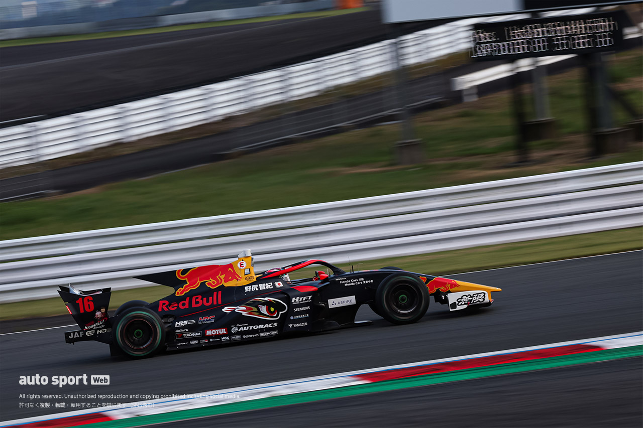 3度のSCも追い風に。新“富士マイスター”坪井がポール・トゥ・ウインで完勝【第7戦決勝】