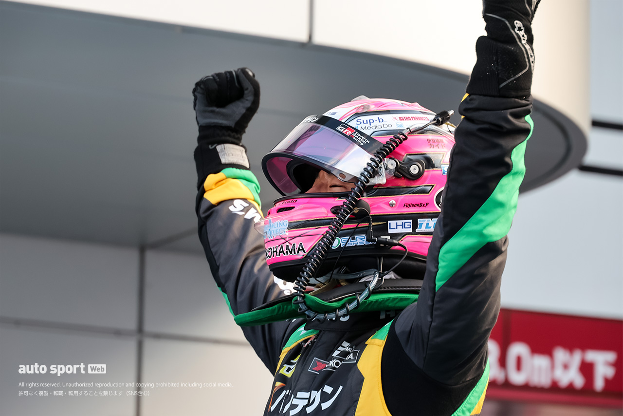 3度のSCも追い風に。新“富士マイスター”坪井がポール・トゥ・ウインで完勝【第7戦決勝】