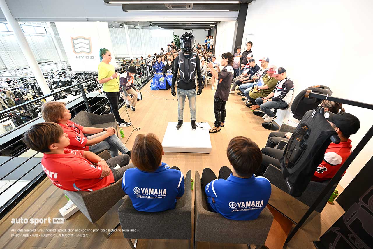 最終戦を前にトップライダーがHYOD PLUS浜松に集結。『HYODエアブースト』の実演とトークショー開催