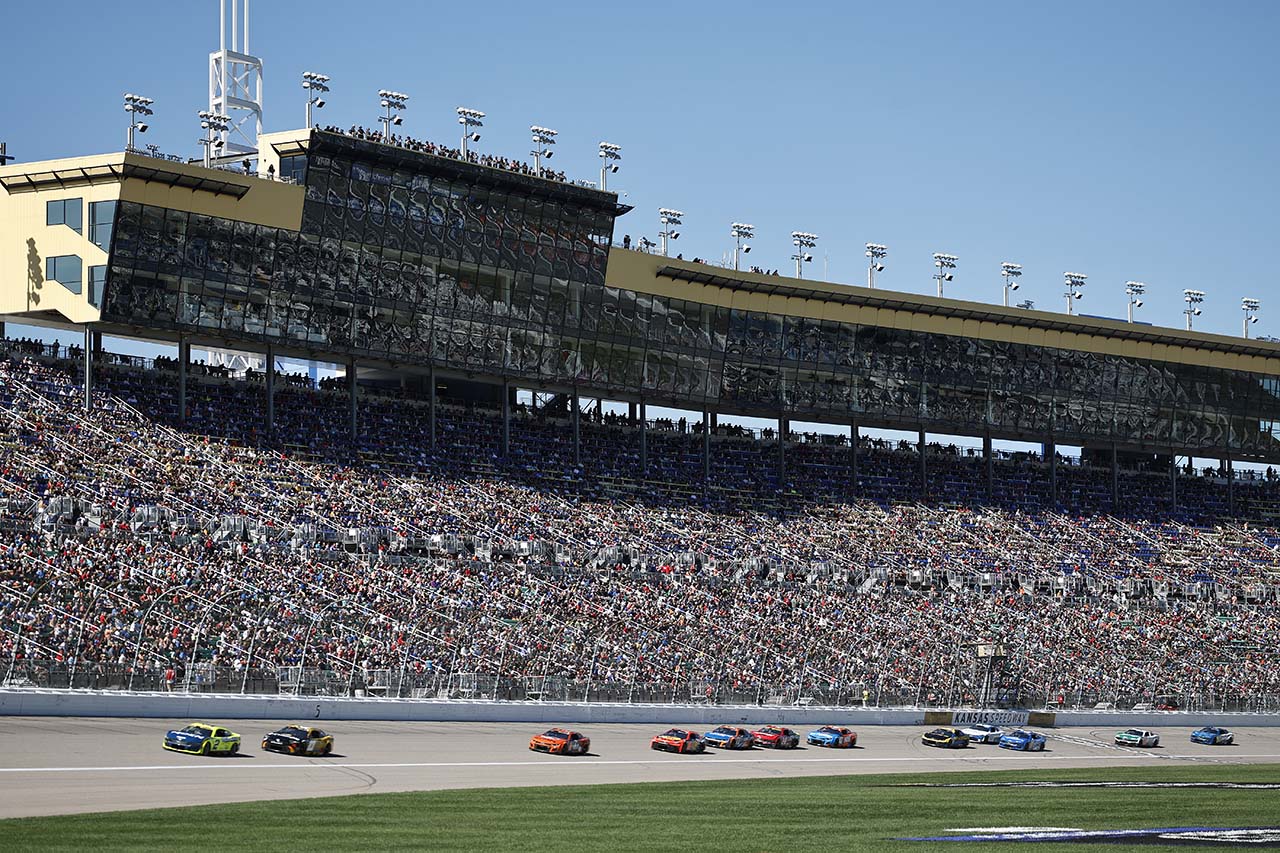 F1のアメリカ人気が停滞傾向、NASCARのファン数は3倍以上か。さらなる人気爆発の可能性はあるのか
