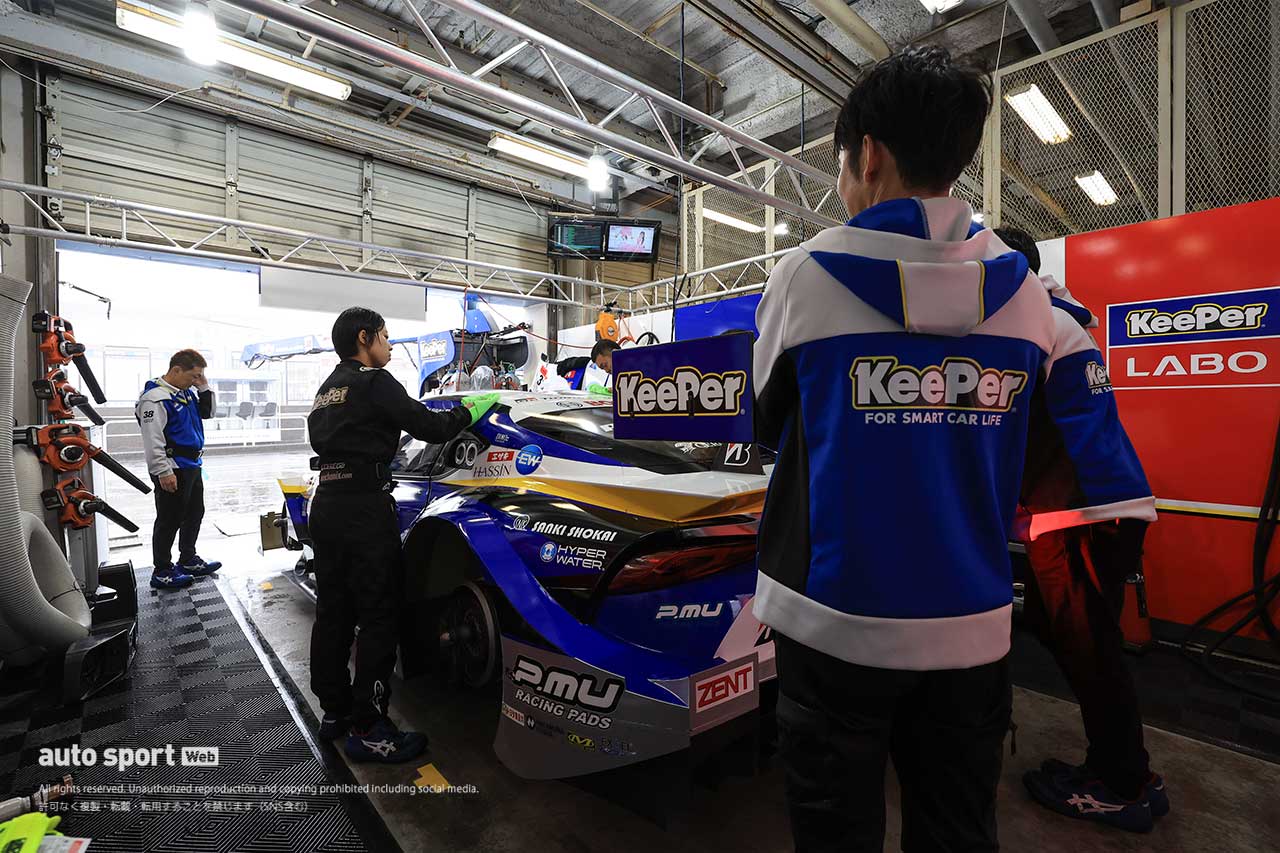 TGR TEAM KeePer CERUMOのピット