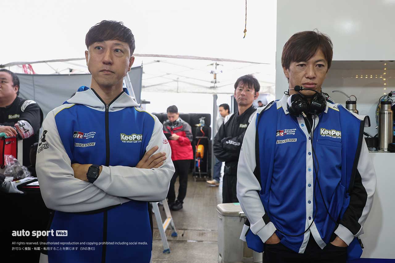 石浦宏明／立川祐路監督（KeePer CERUMO GR Supra）