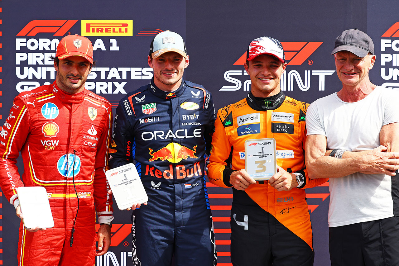 2024年F1第19戦アメリカGP　スプリントを制したマックス・フェルスタッペン（レッドブル）、2位のカルロス・サインツ（フェラーリ）、3位のランド・ノリス（マクラーレン）