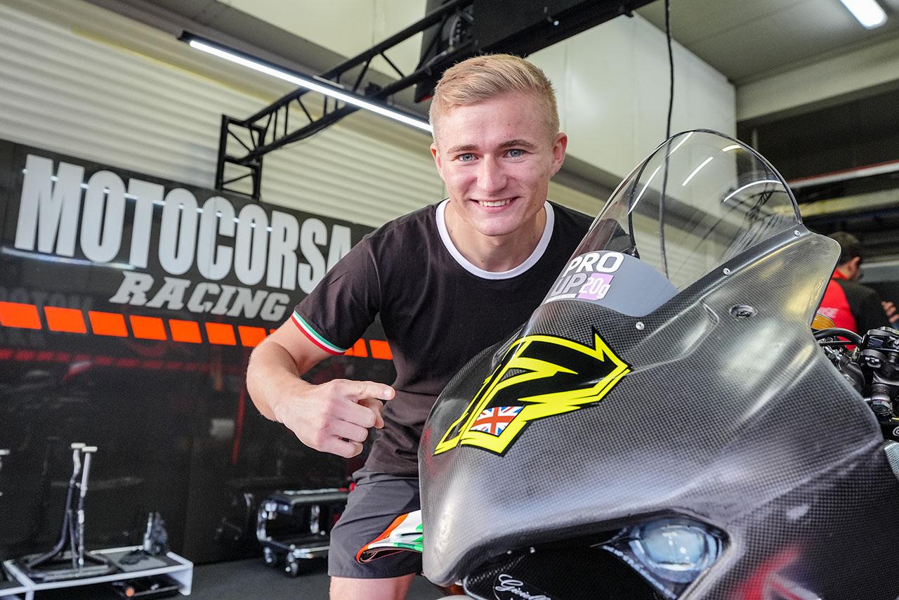 王者不在でブレガがトップ、初お披露目のビモータKB998はシェイクダウンを遂行。長島は11番手／SBKヘレステスト1日目