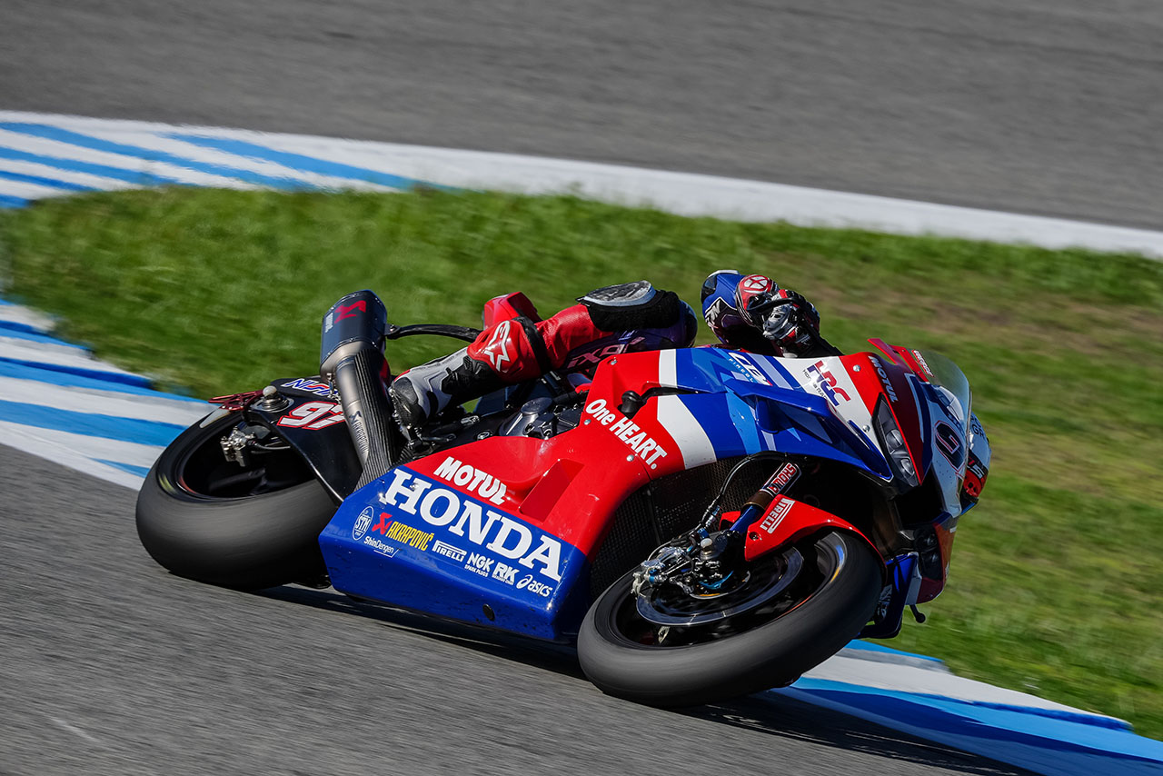 王者不在でブレガがトップ、初お披露目のビモータKB998はシェイクダウンを遂行。長島は11番手／SBKヘレステスト1日目
