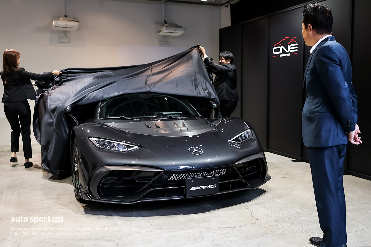 CARGUY木村武史、公道を走るF1『メルセデスAMG ONE』を納車！ 六本木で7年越しのセレモニー