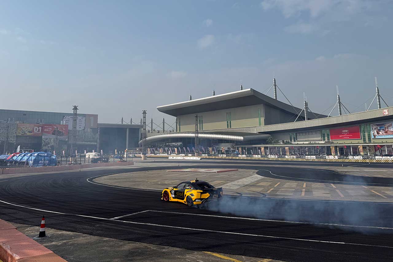 6年ぶりのD1中国シリーズが東莞で開催、第2戦で末永直登が優勝。参戦車両はバラエティ豊富