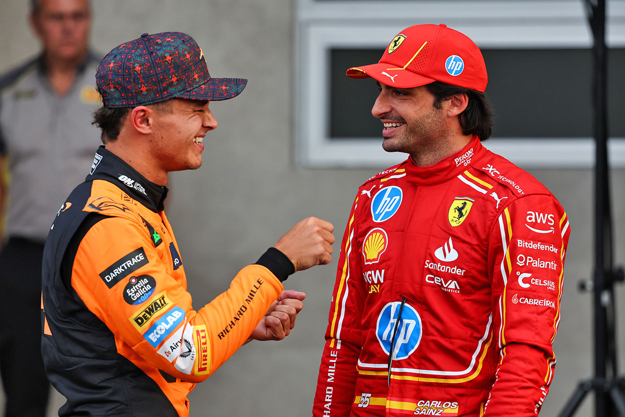 2024年F1第20戦メキシコシティGP　予選PPのカルロス・サインツ（フェラーリ）と3番手ランド・ノリス（マクラーレン）