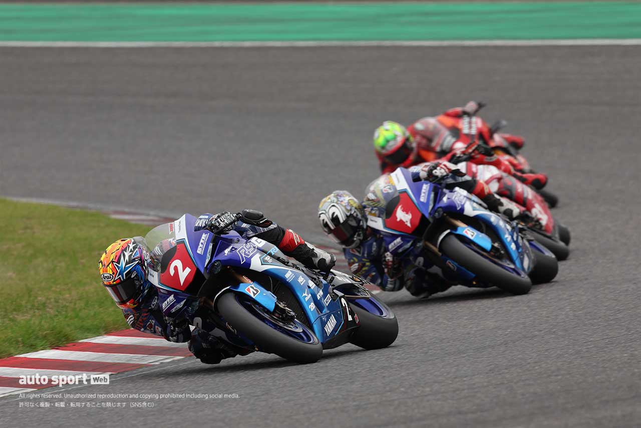 中須賀まさかの転倒で岡本裕生が初戴冠。レースは水野が2連勝で制す／2024全日本ロード第8戦鈴鹿 JSB1000レース2