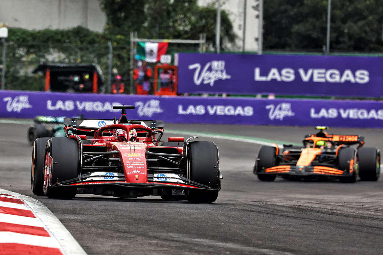 2024年F1第20戦メキシコシティGP　シャルル・ルクレール（フェラーリ）とランド・ノリス（マクラーレン）