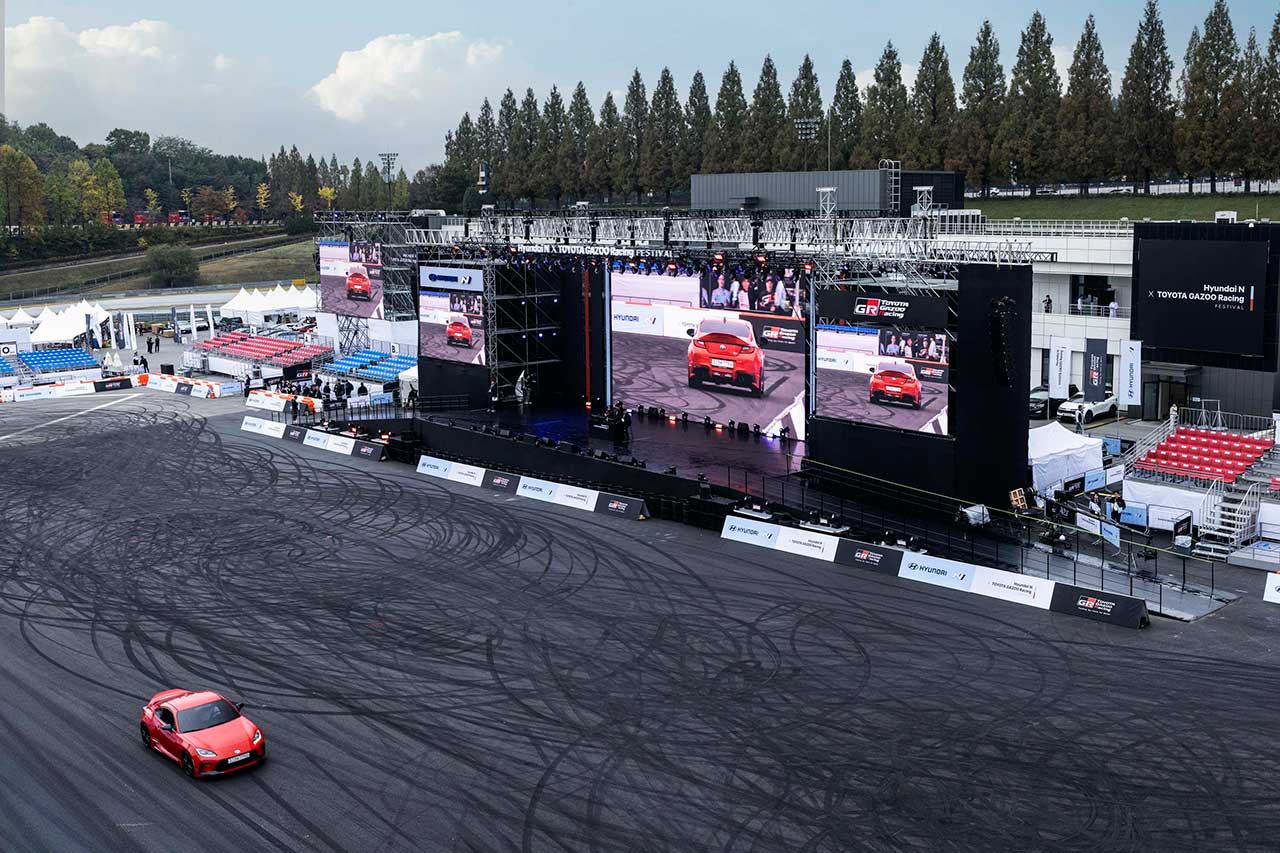 トヨタGRとヒョンデNが韓国でコラボイベントを開催。モリゾウがヤリスWRCでドーナツターン