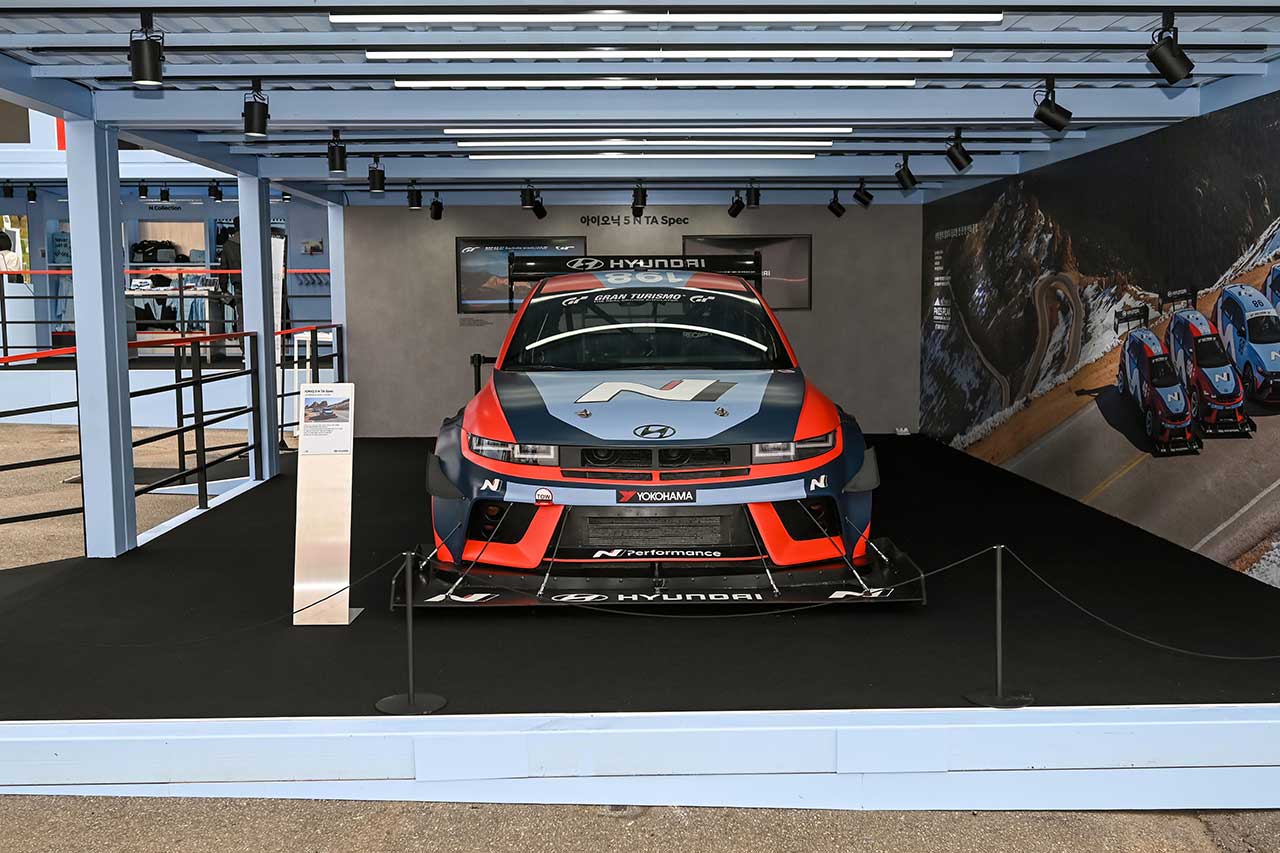 トヨタGRとヒョンデNが韓国でコラボイベントを開催。モリゾウがヤリスWRCでドーナツターン