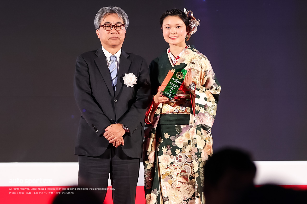 角田、坪井など各選手権の王者らが表彰。『JAF MOTORSPORTS AWARD 2024』開催