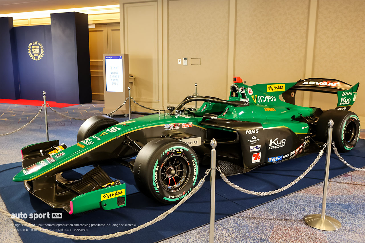 角田、坪井など各選手権の王者らが表彰。『JAF MOTORSPORTS AWARD 2024』開催