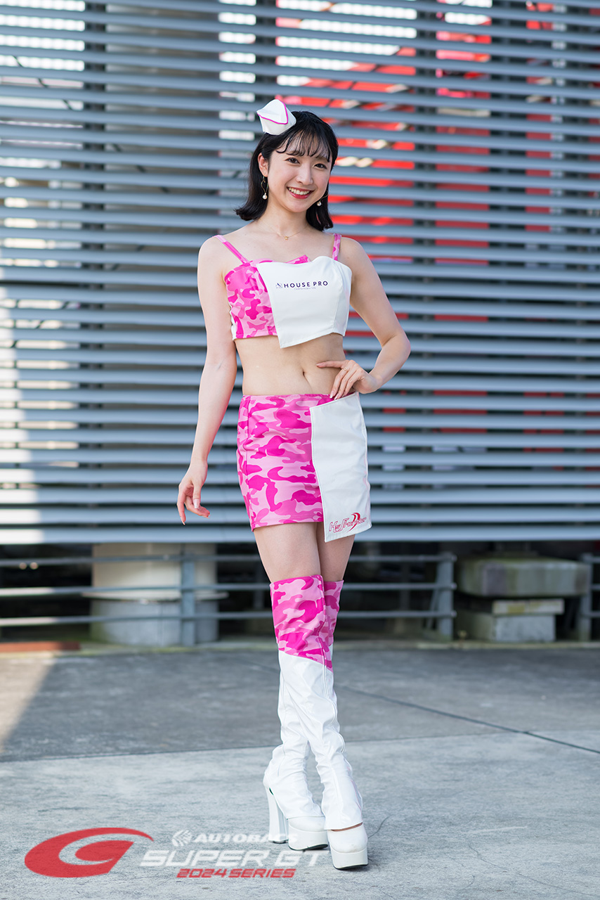 八乙女あんな フロンティアキューティーズ 2024年/スーパーGTの写真①