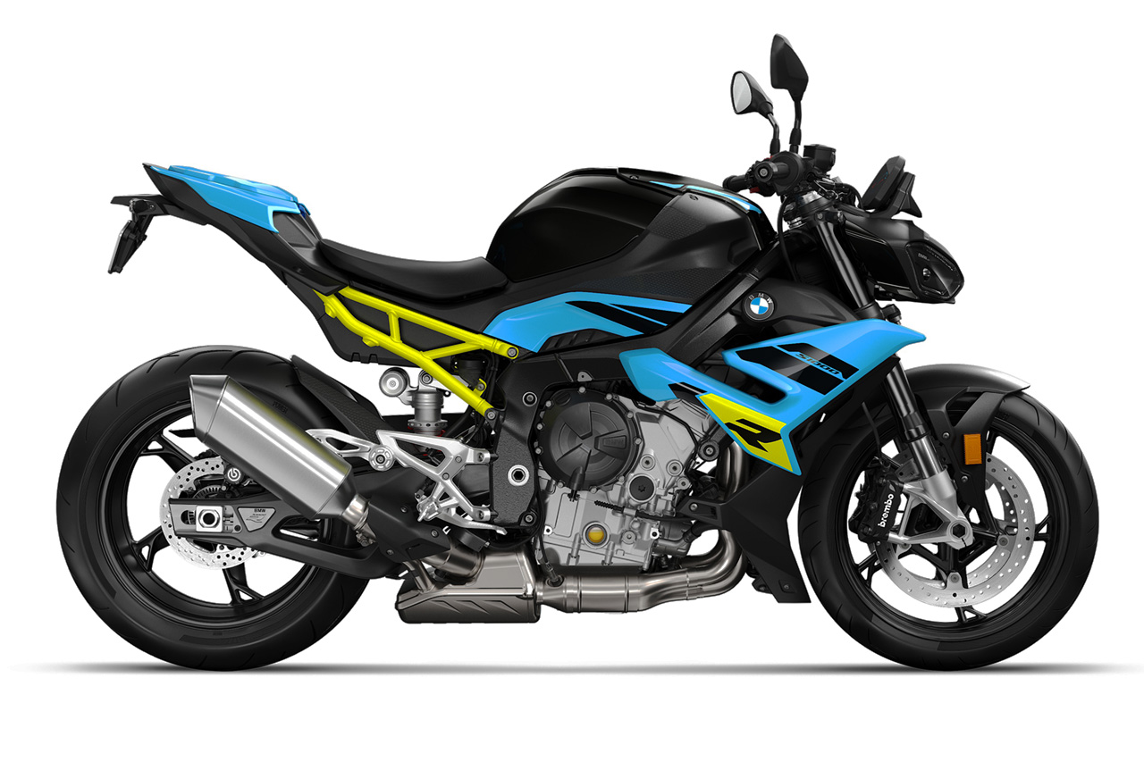 BMW、大型ロードスター『M1000R』の最新モデルを公開。同時発表の『S1000R』は5馬力アップ
