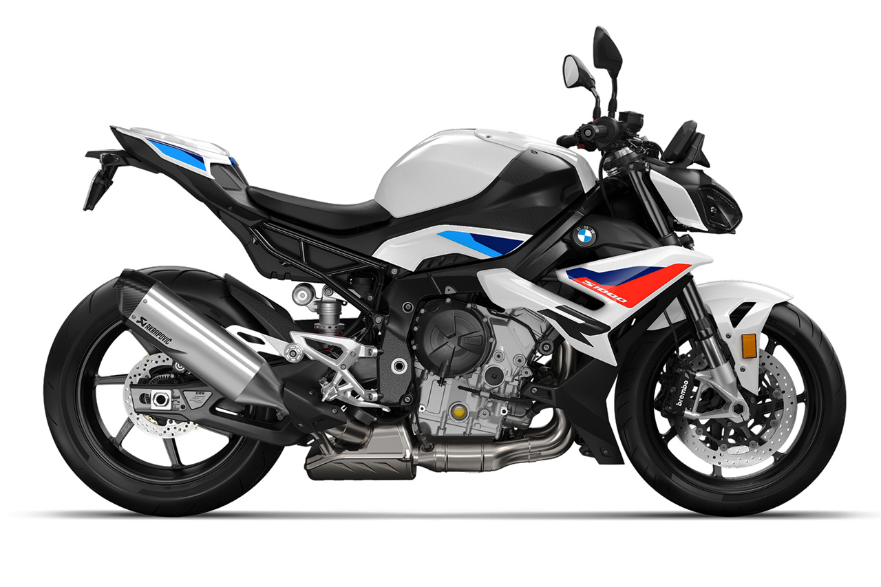 BMW、大型ロードスター『M1000R』の最新モデルを公開。同時発表の『S1000R』は5馬力アップ