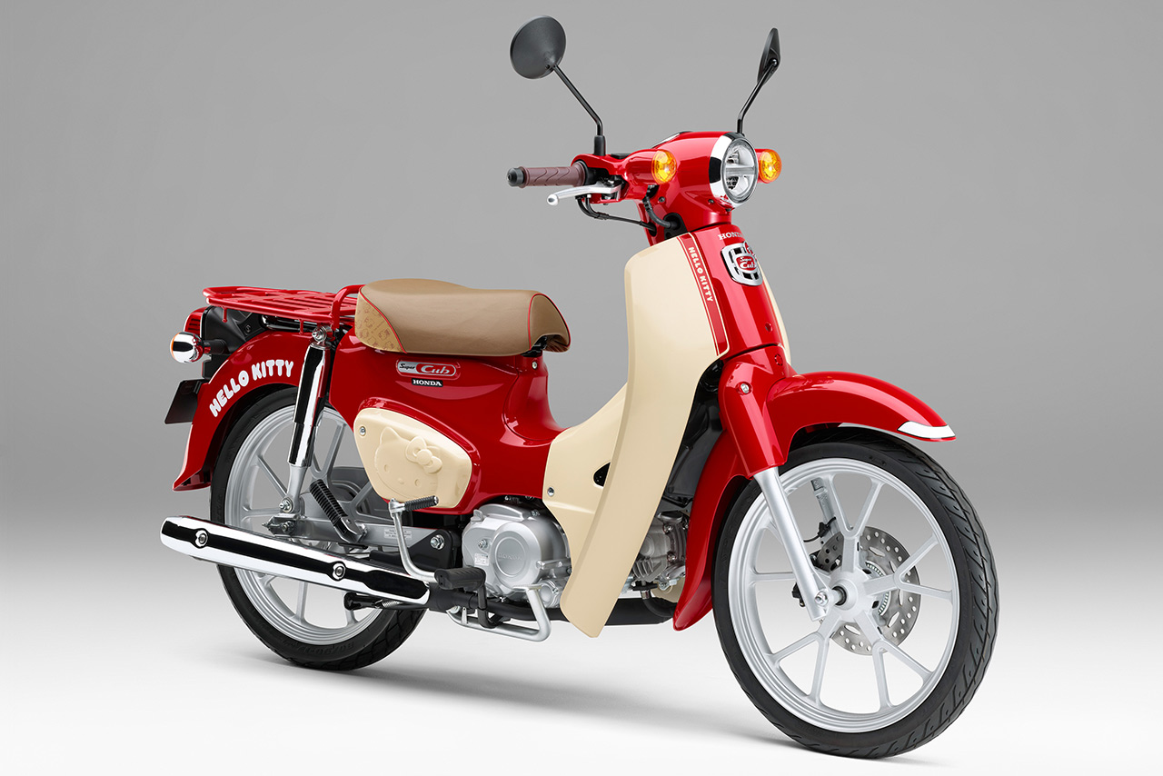 ホンダ、ハローキティ50周年記念の『スーパーカブ50』『スーパーカブ110』を受注期間限定で発売