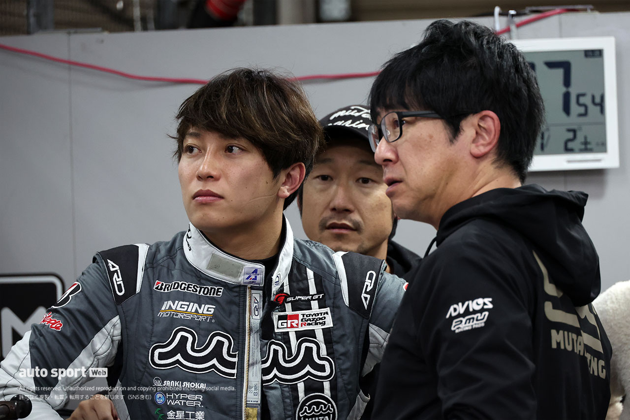 堤優威／渡邊信太郎エンジニア（muta Racing GR86 GT）