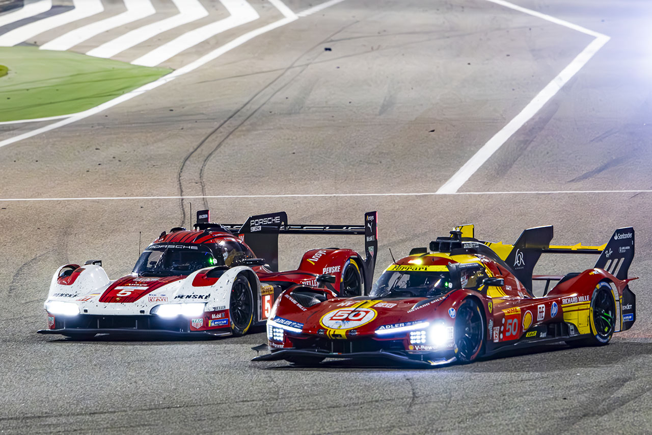 5号車ポルシェ963（ポルシェ・ペンスキー・モータースポーツ）と50号車フェラーリ499P（フェラーリAFコルセ）