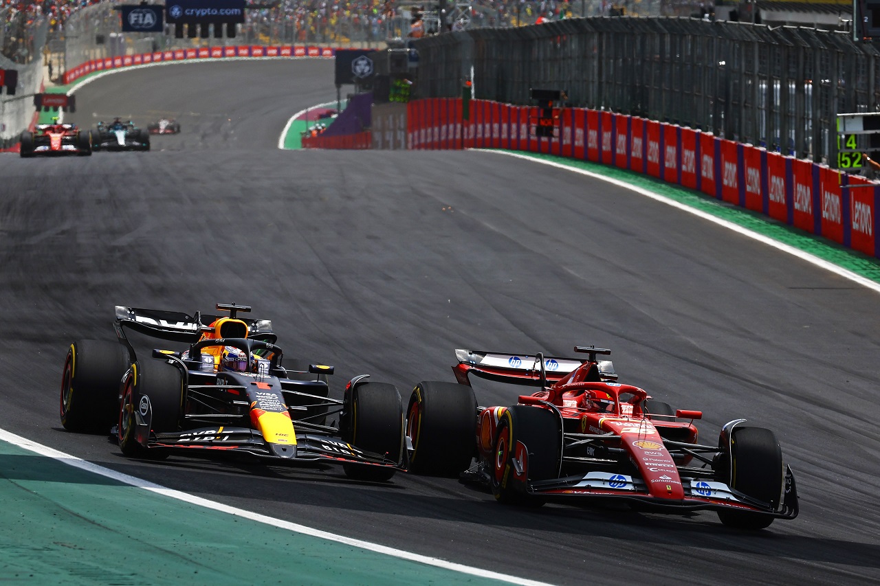 マックス・フェルスタッペン（レッドブル）とシャルル・ルクレール（フェラーリ）