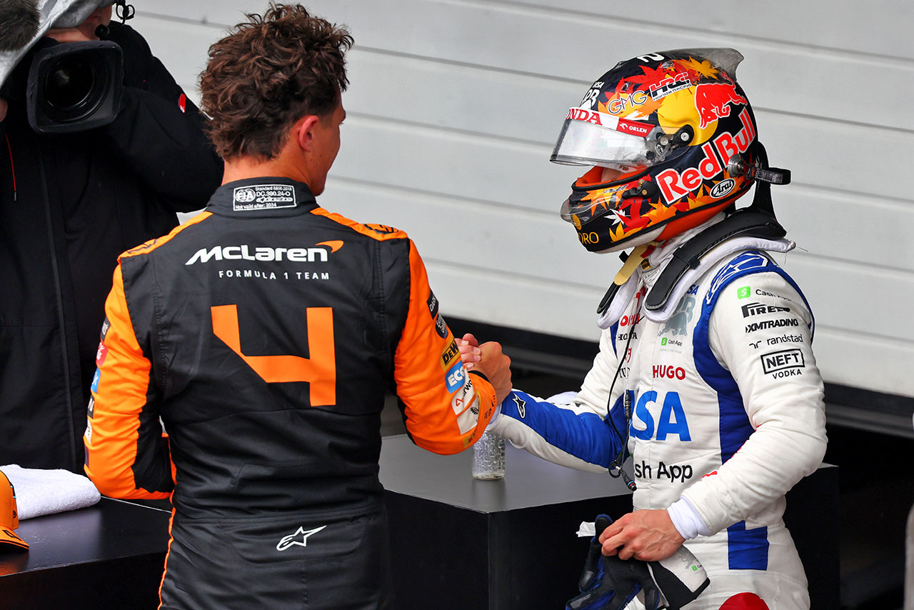 2024年F1第21戦サンパウロGP　PPのランド・ノリス（マクラーレン）と予選3番手の角田裕毅（RB）