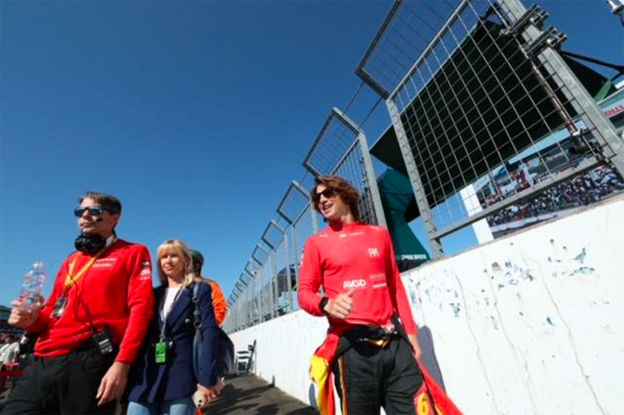 ロベルト・メリ・ムンタン（UNI-ROBO BLUEGRASS FERRARI）