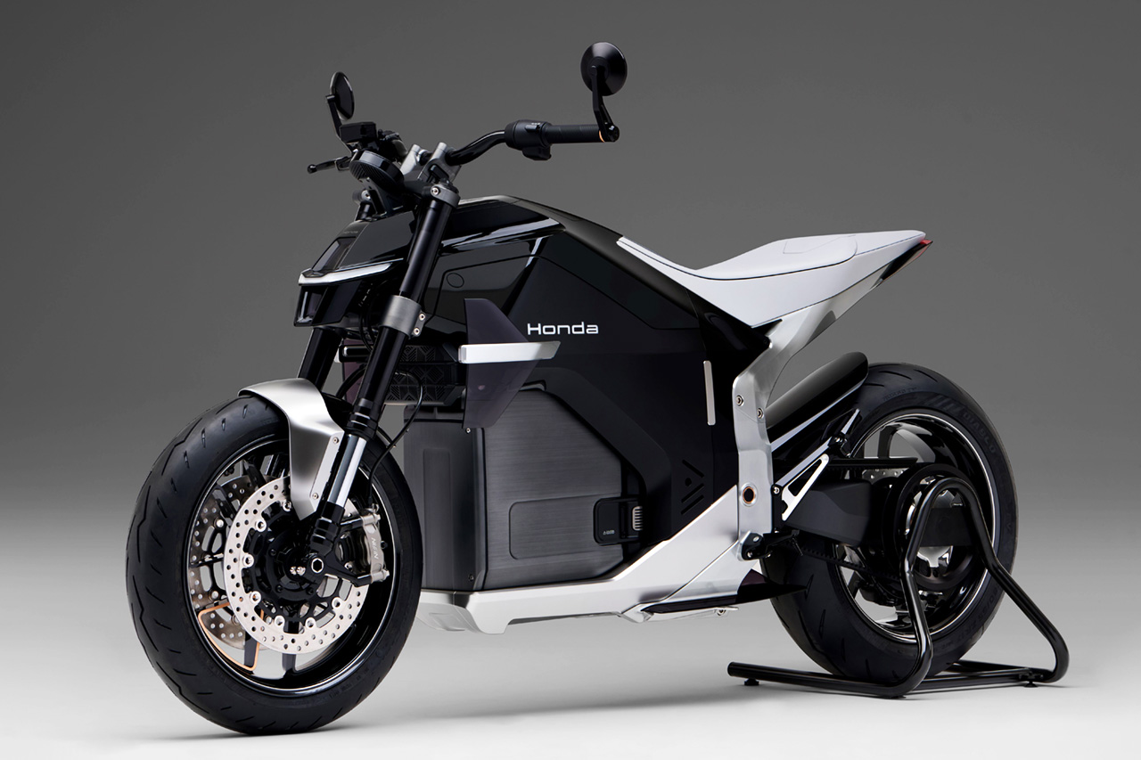 ホンダ初となる電動二輪スポーツモデルと都市型電動モビリティのコンセプトモデルを初公開