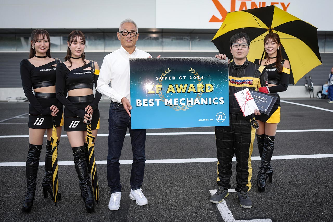 スーパーGT第8戦もてぎのZFアワードは今季初の3位表彰台を獲得したTEAM UPGARAGEが受賞