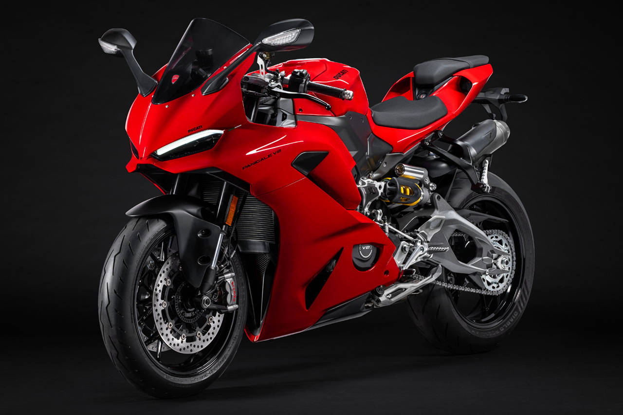ドゥカティ、外も中身も変貌を遂げた新型『パニガーレV2／V2 S』を発表。2025年1月末より発売