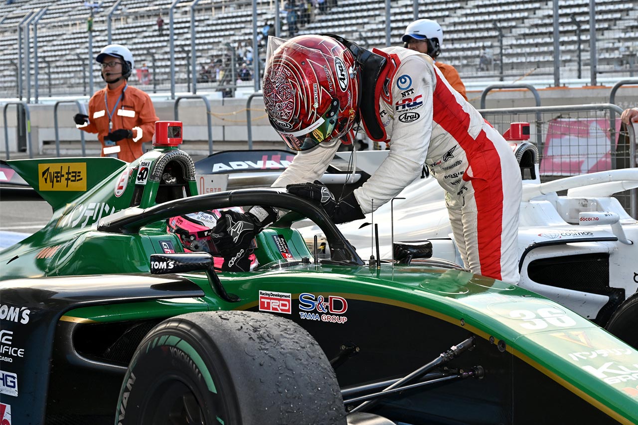 首位坪井か、2位牧野か。SF最終大会鈴鹿を前に思い出す2015年FIA-F4最終戦。長い因縁をもつふたり