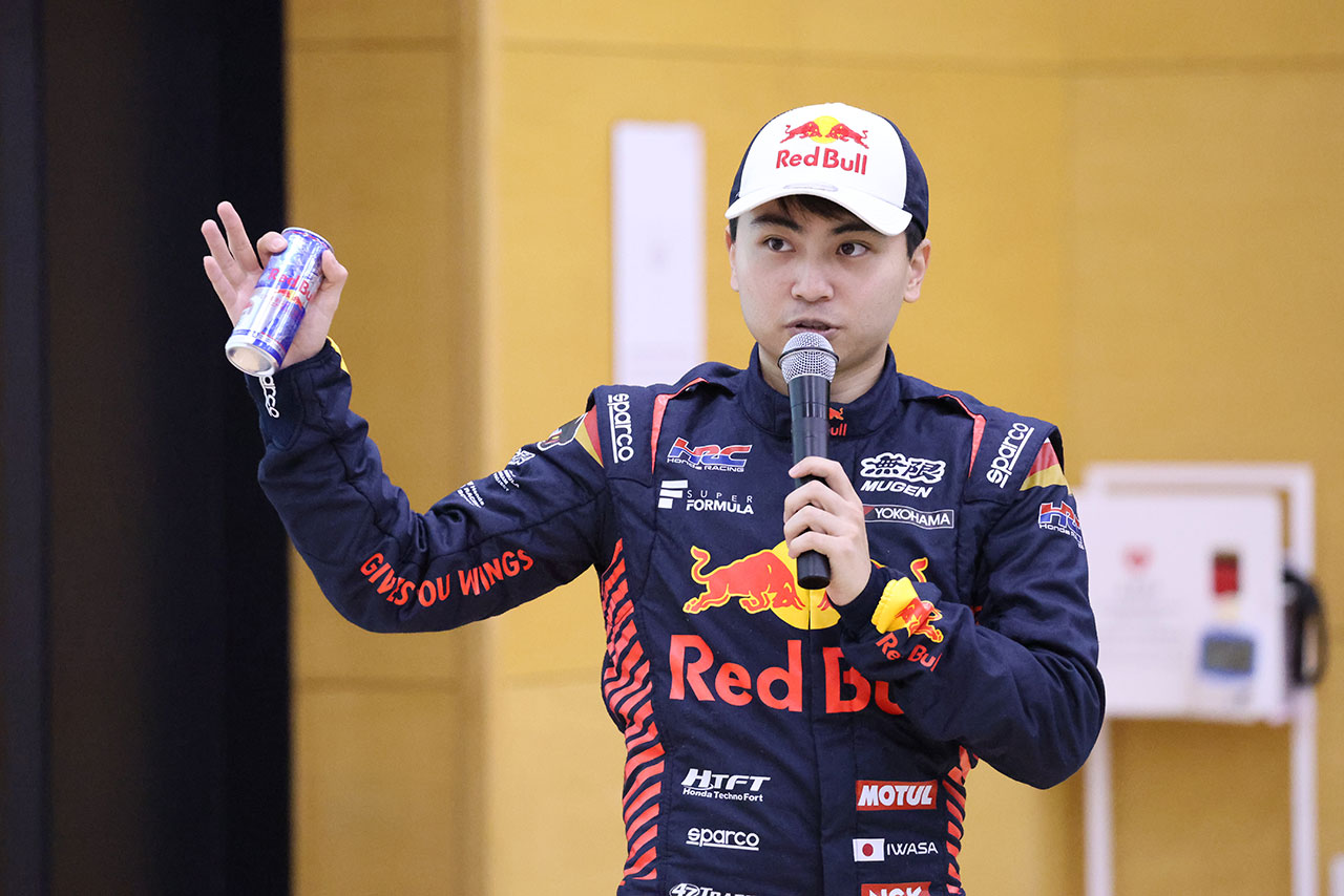 岩佐歩夢（TEAM MUGEN）