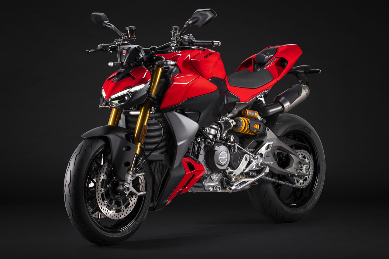 ドゥカティ、新型『ストリートファイターV2／V2 S』を発表。マシン全体のデザインを一新。2025年3月末より発売