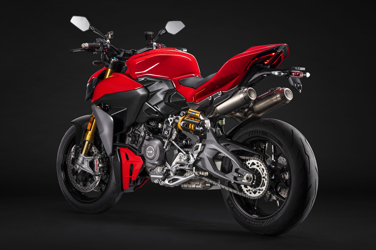 ドゥカティ、新型『ストリートファイターV2／V2 S』を発表。マシン全体のデザインを一新。2025年3月末より発売