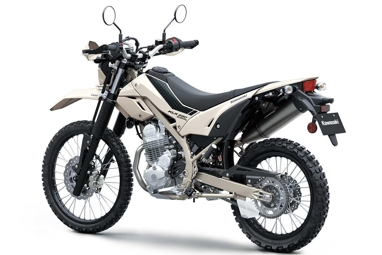 カワサキ、新オフロードバイク『KLX230 SHERPA』を11月27日に発売。同シリーズも一挙にモデルチェンジ