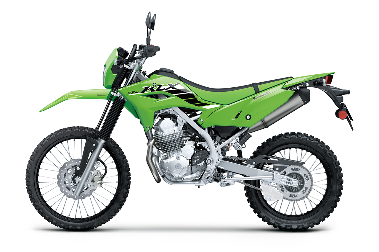 カワサキ、新オフロードバイク『KLX230 SHERPA』を11月27日に発売。同シリーズも一挙にモデルチェンジ