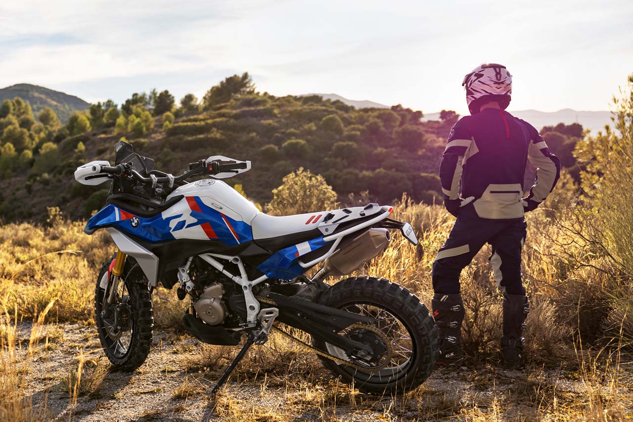 BMW、中排気量アドベンチャーのコンセプトモデル『Concept F450GS』を発表。市販モデルは2025年に公開予定