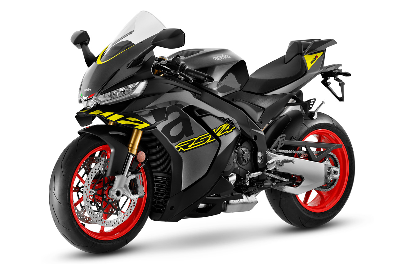 アプリリア、パワーアップした新型『RSV4』『トゥオーノV4』を発表。MotoGP由来のウイングも装備