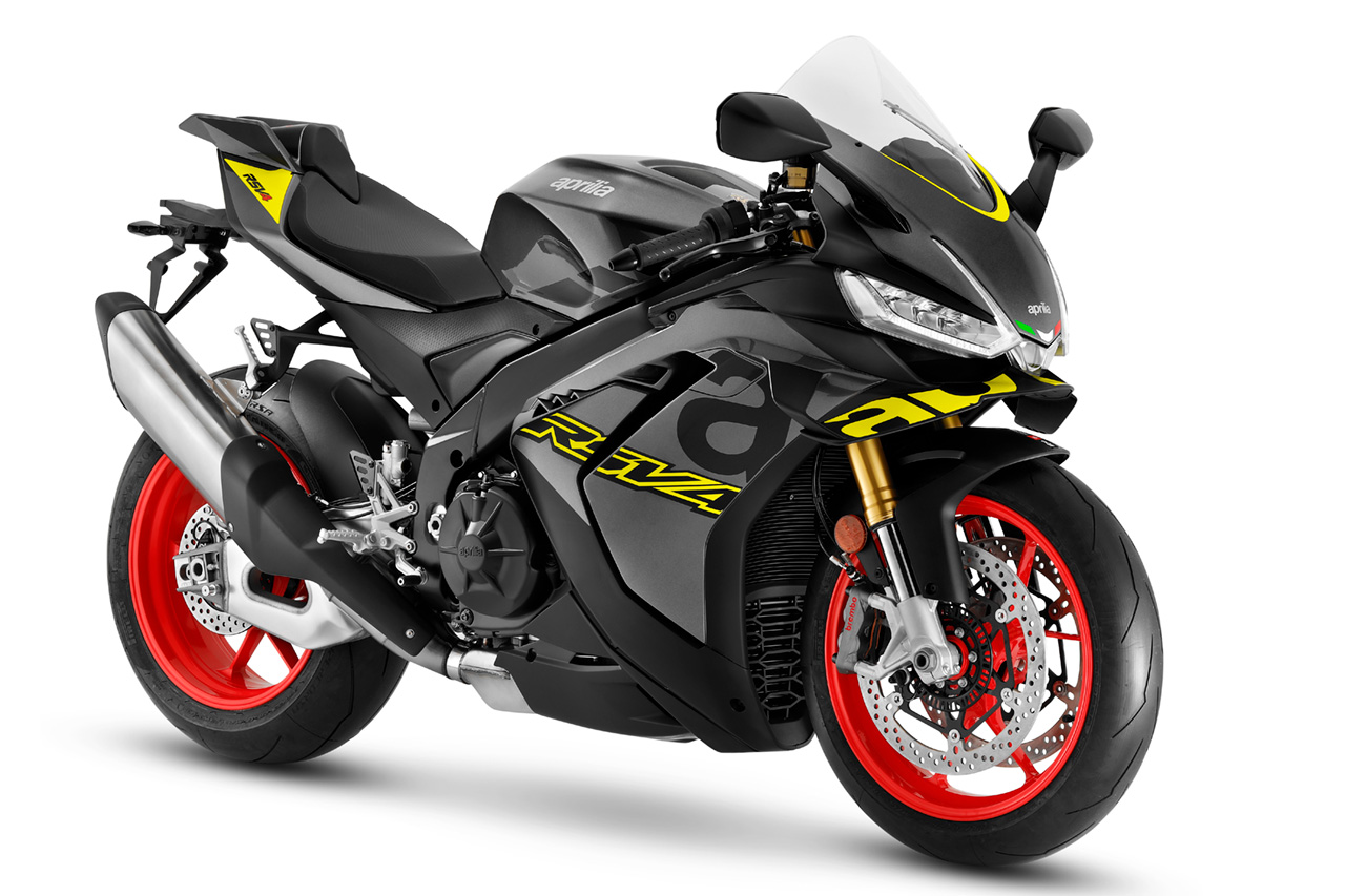 アプリリア、パワーアップした新型『RSV4』『トゥオーノV4』を発表。MotoGP由来のウイングも装備