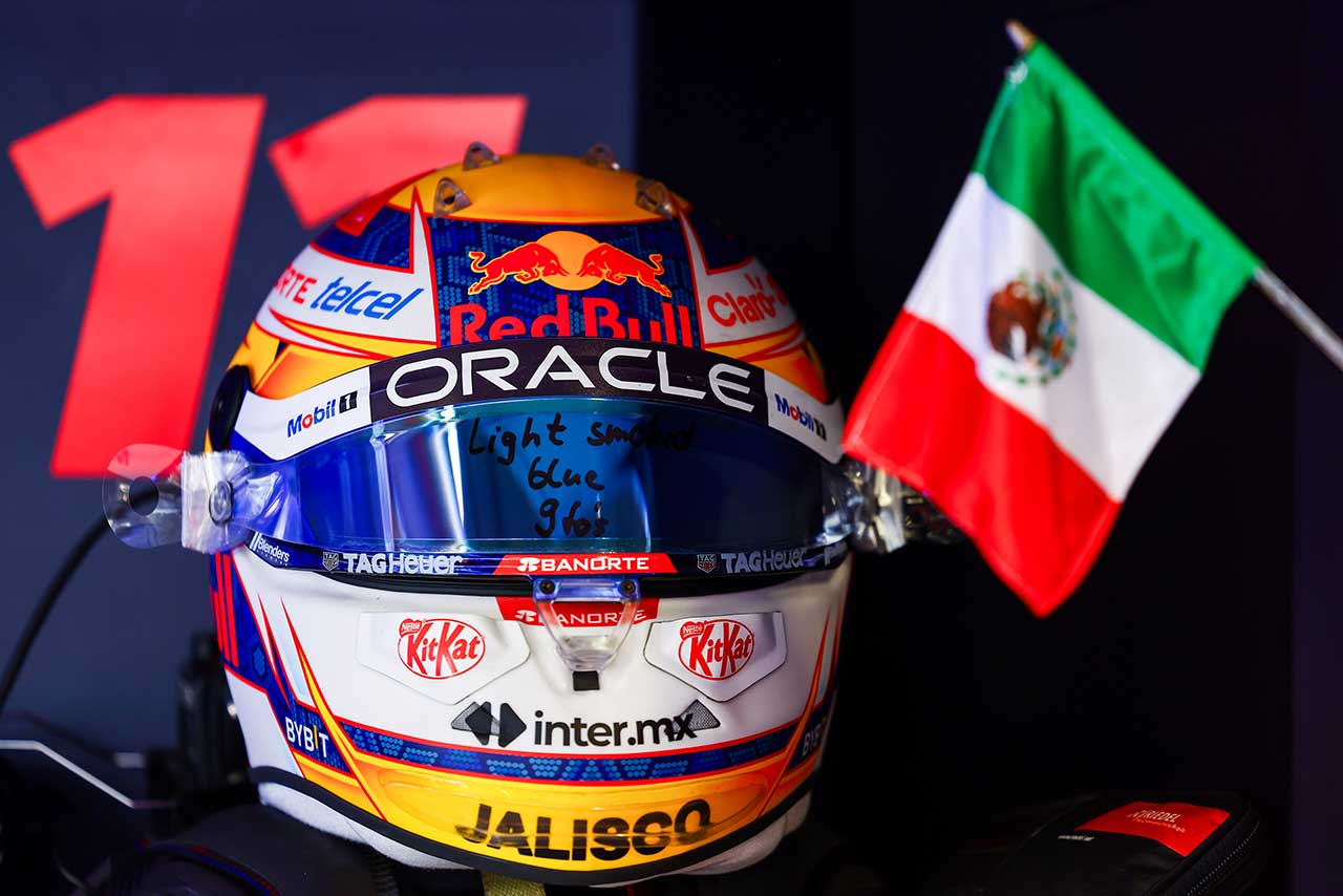 2024年F1第21戦サンパウロGP　セルジオ・ペレス（レッドブル）のヘルメット