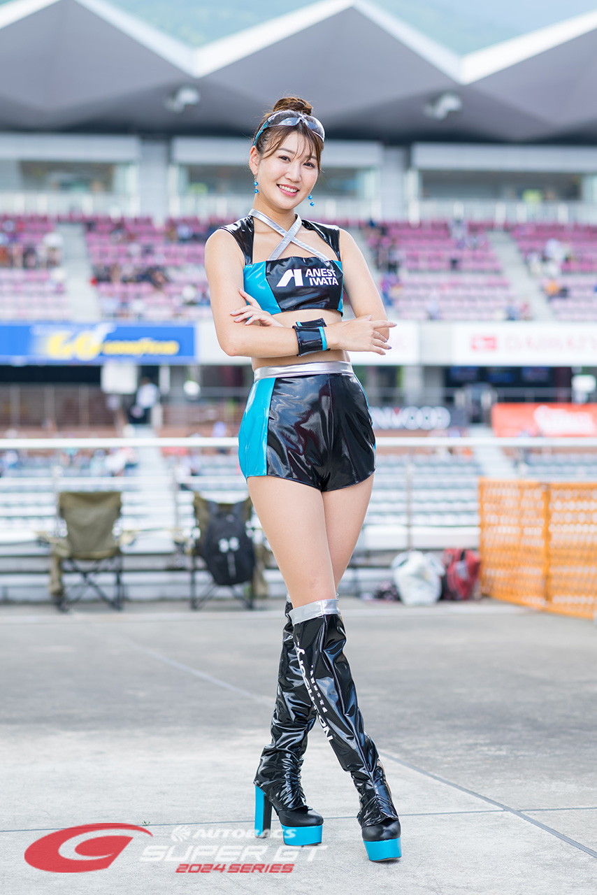 星沢しおり BLUE LINK VICTORY CATS 2024年/スーパーGTの写真①