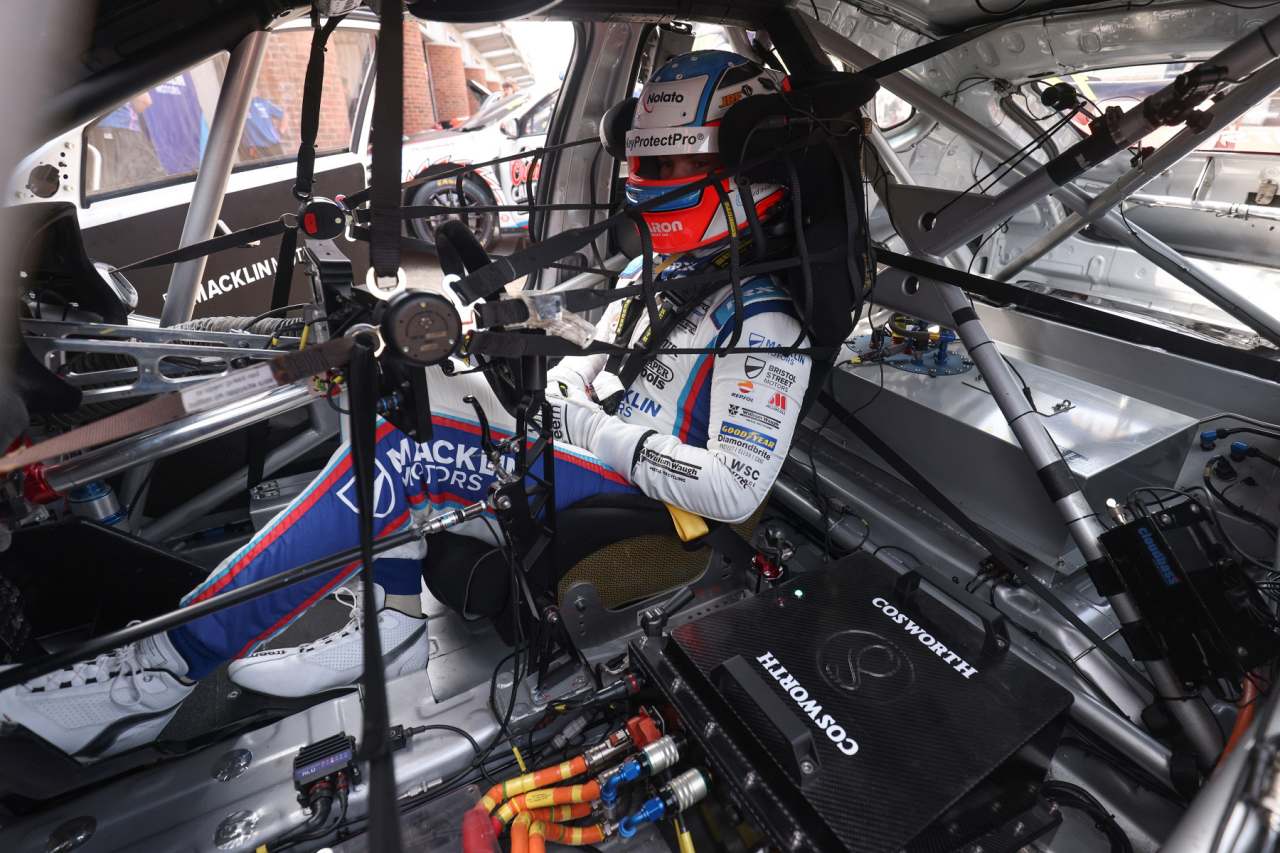 2025年から100％持続可能燃料を採用するBTCC、「将来は電動化でなく水素に光明」と最高責任者