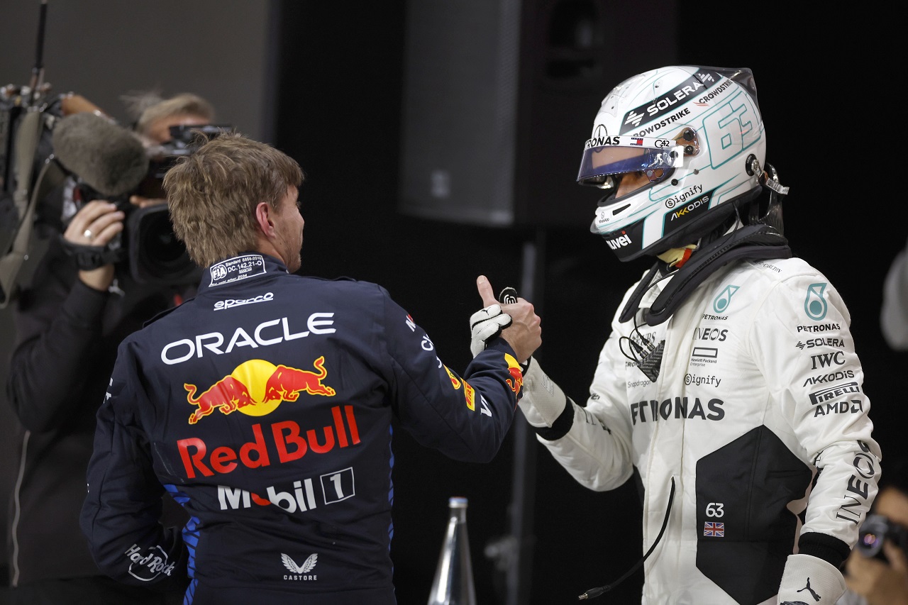 予選2番手のジョージ・ラッセル（メルセデス）と予選トップのマックス・フェルスタッペン（レッドブル）