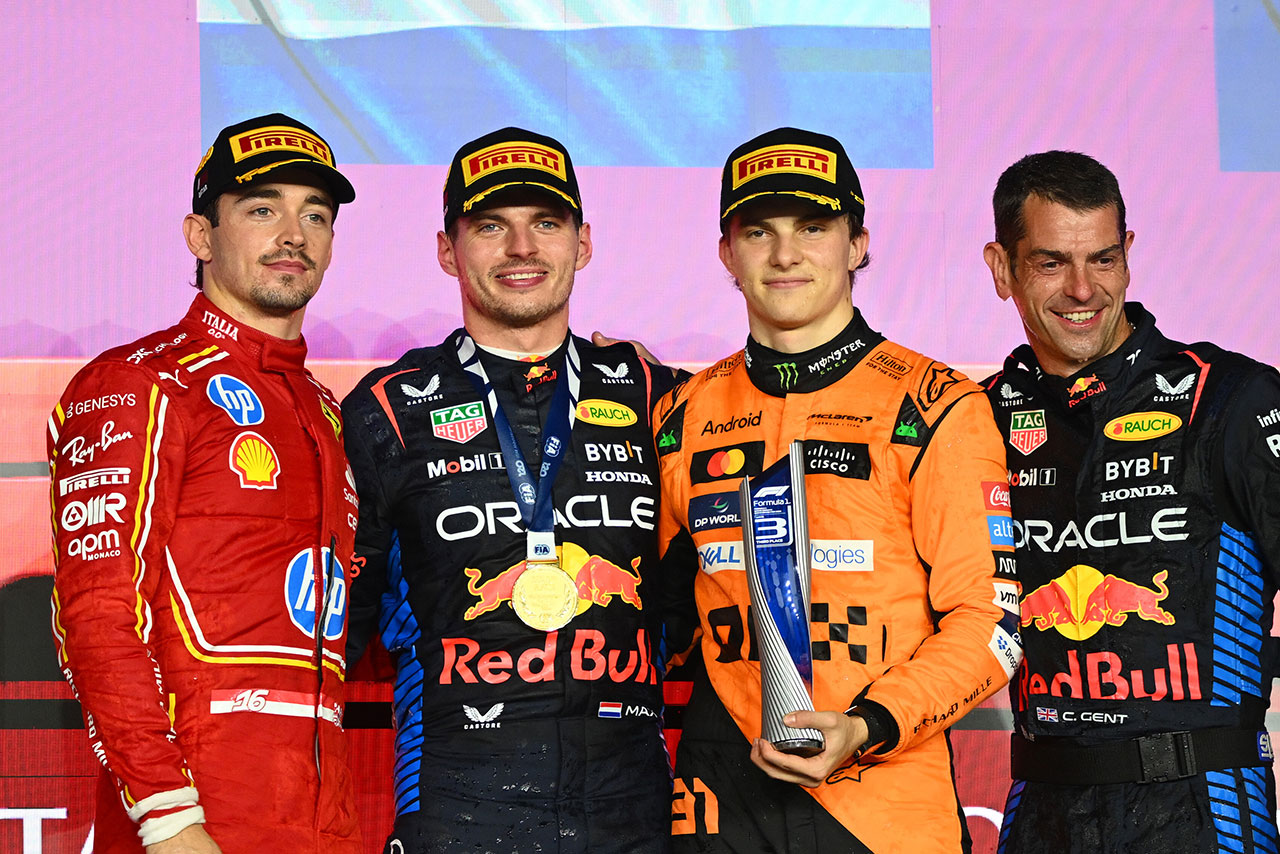 2024年F1第23戦カタールGP　優勝のマックス・フェルスタッペン（レッドブル）、2位のシャルル・ルクレール（フェラーリ）、3位のオスカー・ピアストリ（マクラーレン）
