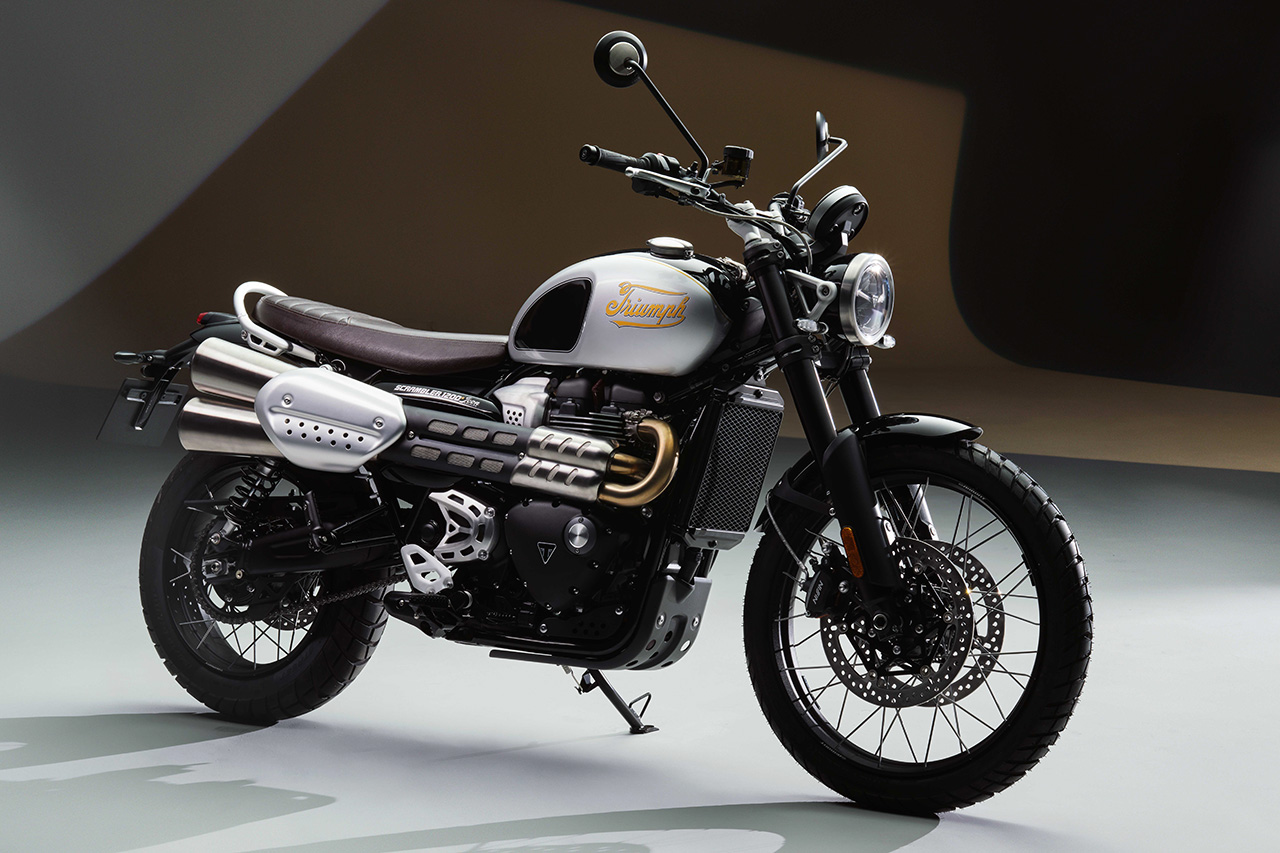 トライアンフ、限定シリーズ『アイコンエディション』の7車種を発表。111年の時を経て筆記体ロゴが復活